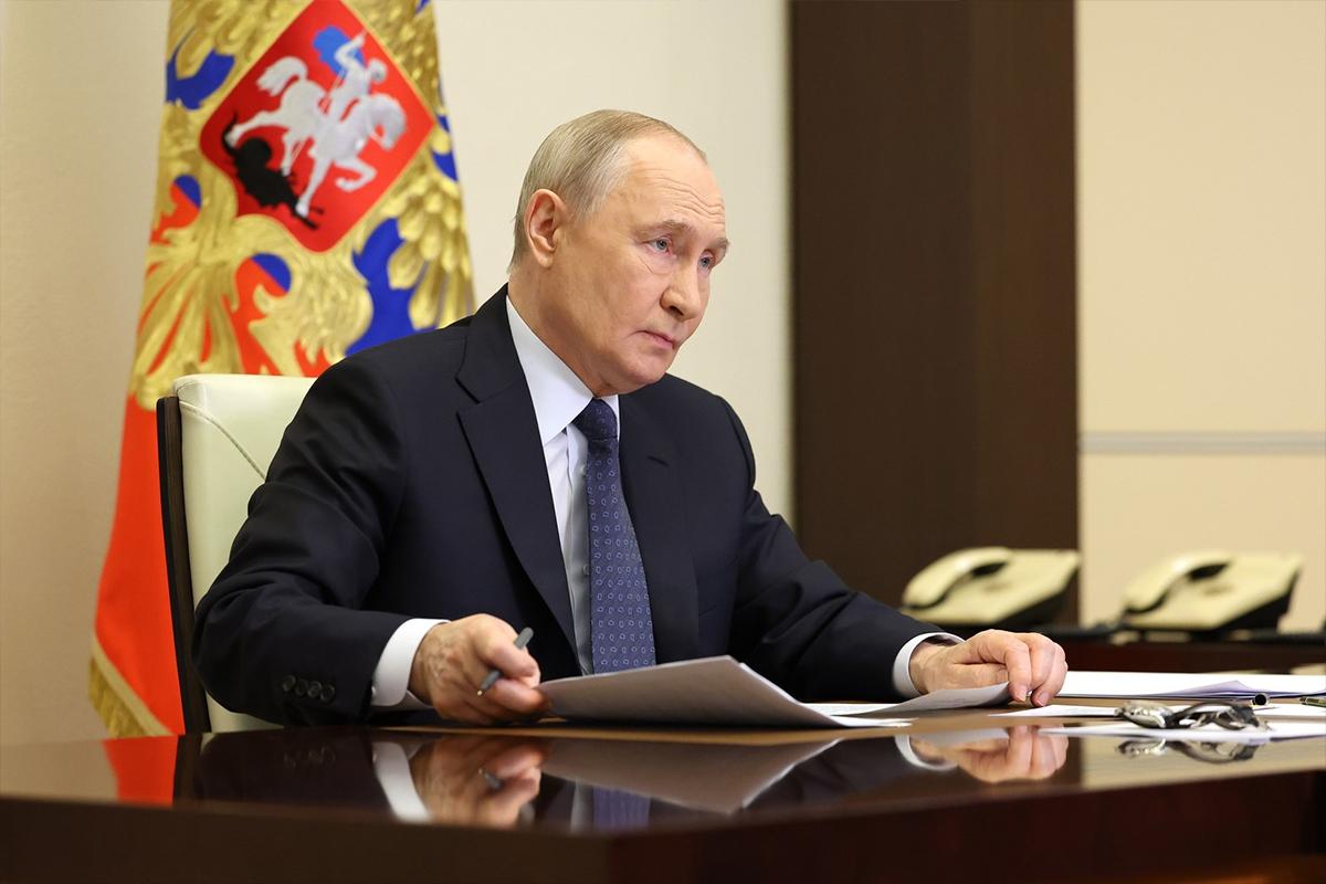 Путин снова в Новосибирске спустя 8 лет: президент прибыл в научную столицу сразу после Бурятии
