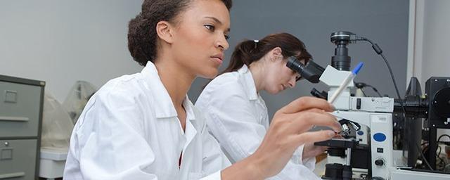 Три девушки из НСО стали лауреатами конкурса «Для женщин в науке»