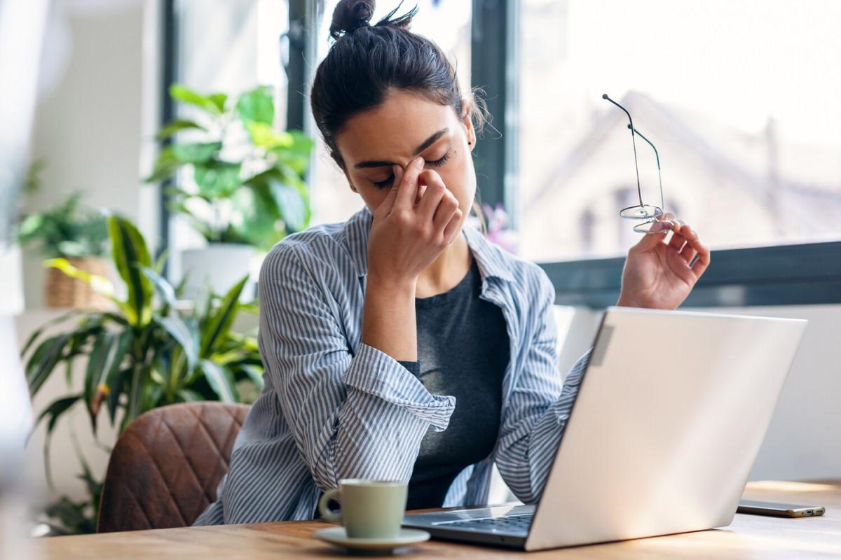 Стало известно, сколько россиян сталкиваются с синдромом самозванца на работе