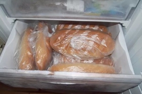Диетолог Соломатина объяснила, почему хлеб надо хранить в холодильнике