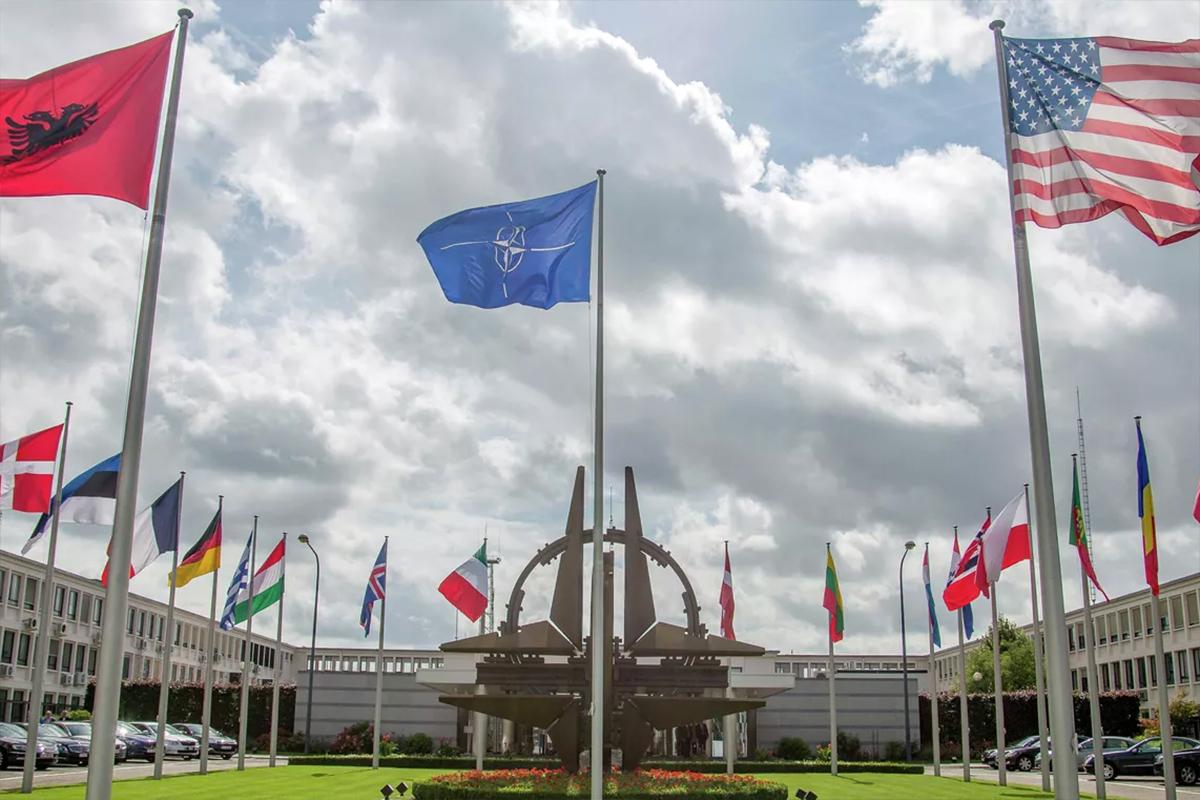 Слабость Трампа в Ормузском проливе: Европа готовит возврат США на украинский фронт