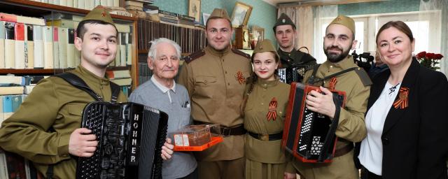 Глава Красногорска Волков поздравил ветеранов с 77-й годовщиной Великой Победы