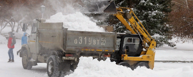 Власти Новосибирска, рассказали, как ведется очистка города от снега
