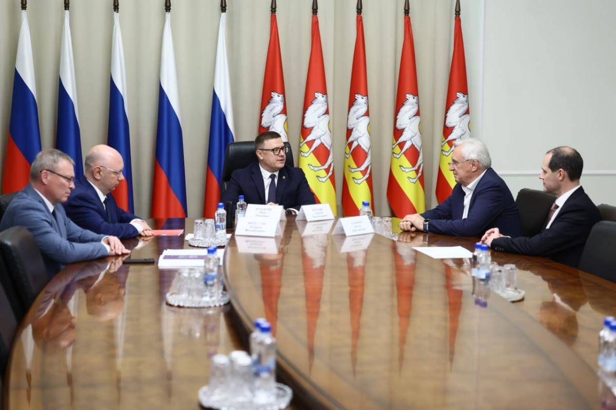 Алексей Текслер открыл в Челябинске дилерский центр «КАМАЗ», оснащенный современным оборудованием