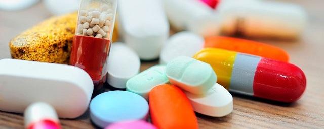 Сенатор предложил создать в РФ пункты приема просроченных лекарств