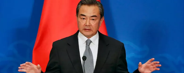 Глава МИД КНР Ван И: Китай поддерживает все усилия для мирного урегулирования украинского конфликта