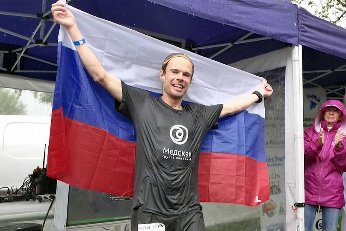 Мировой рекорд российского ультрамарафонца Заборского могут не признать из-за флага России