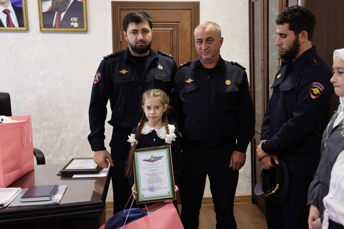 В Грозном наградили победителей детского конкурса «Полицейский Дядя Степа»