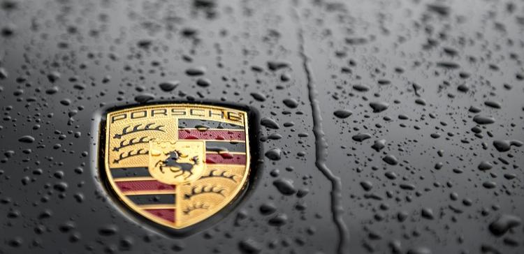 Продажи автомобилей Porsche впервые превысили 200 тысяч единиц в год