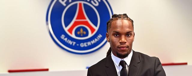 Portugal midfielder Sanches joins PSG