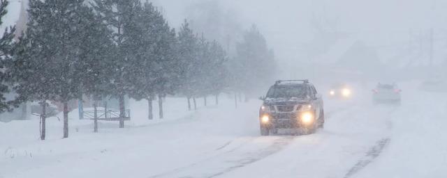 Власти ЯНАО вынуждены закрывать автотрассы из-за непогоды