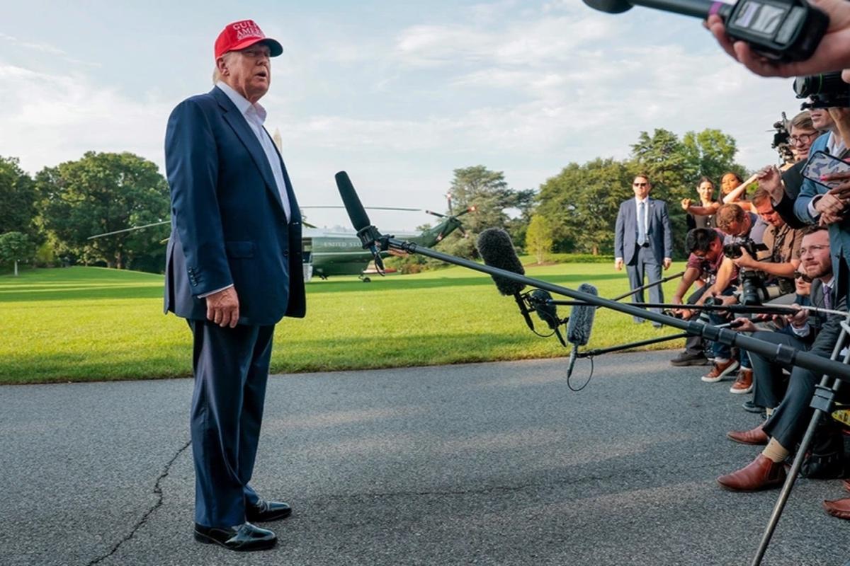 В Индии заявили, что Трамп своими руками хоронит доминирование США