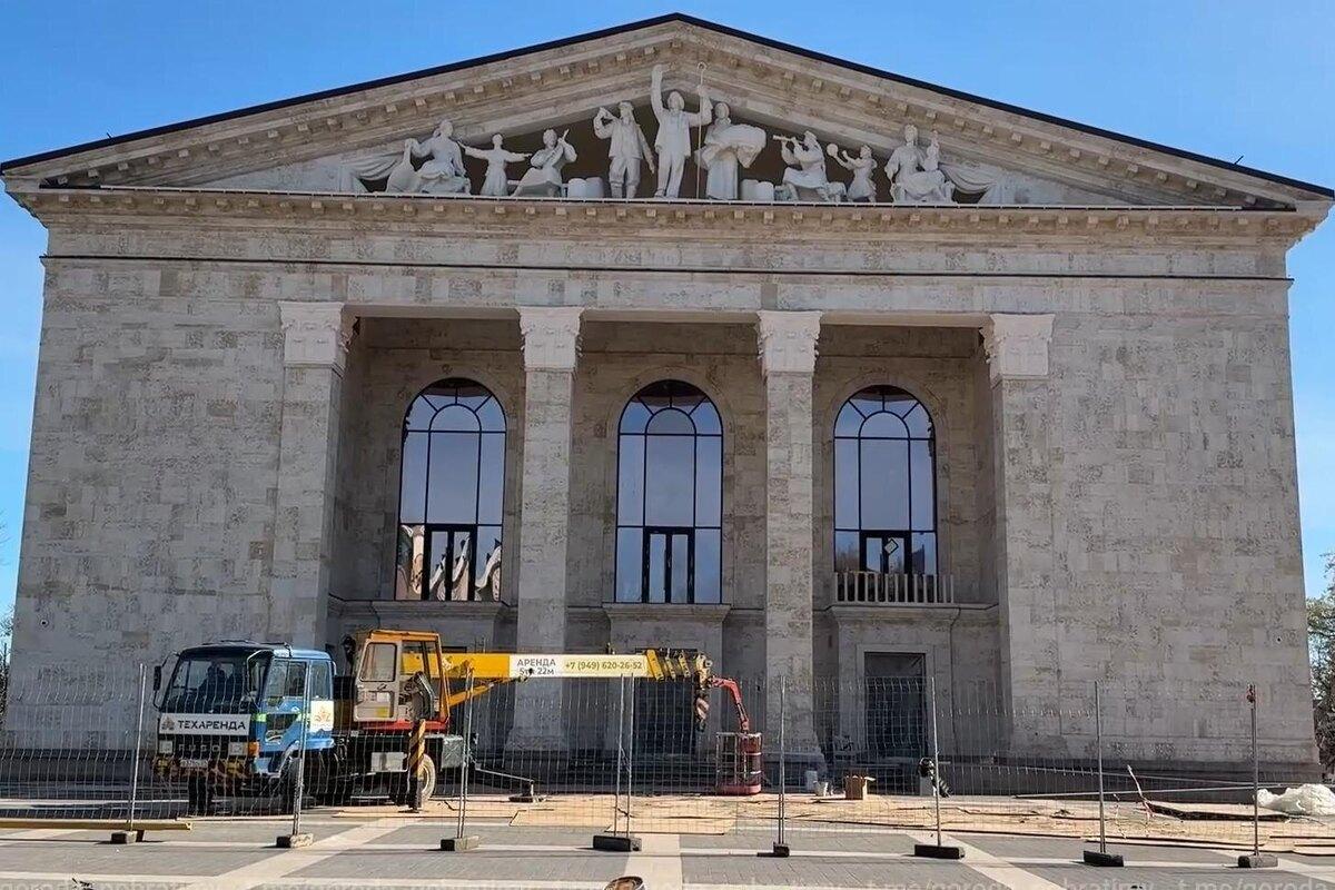 Драмтеатр Мариуполя вернулся к жизни благодаря Санкт-Петербургу