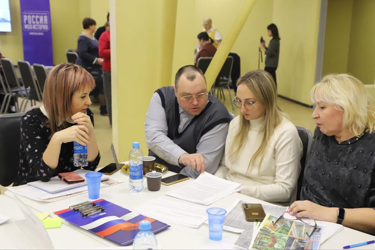 В Самаре завершилось трехмесячное обучение в школе грантовых проектов