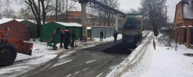 Московские блогеры возмутились укладкой асфальта в снег