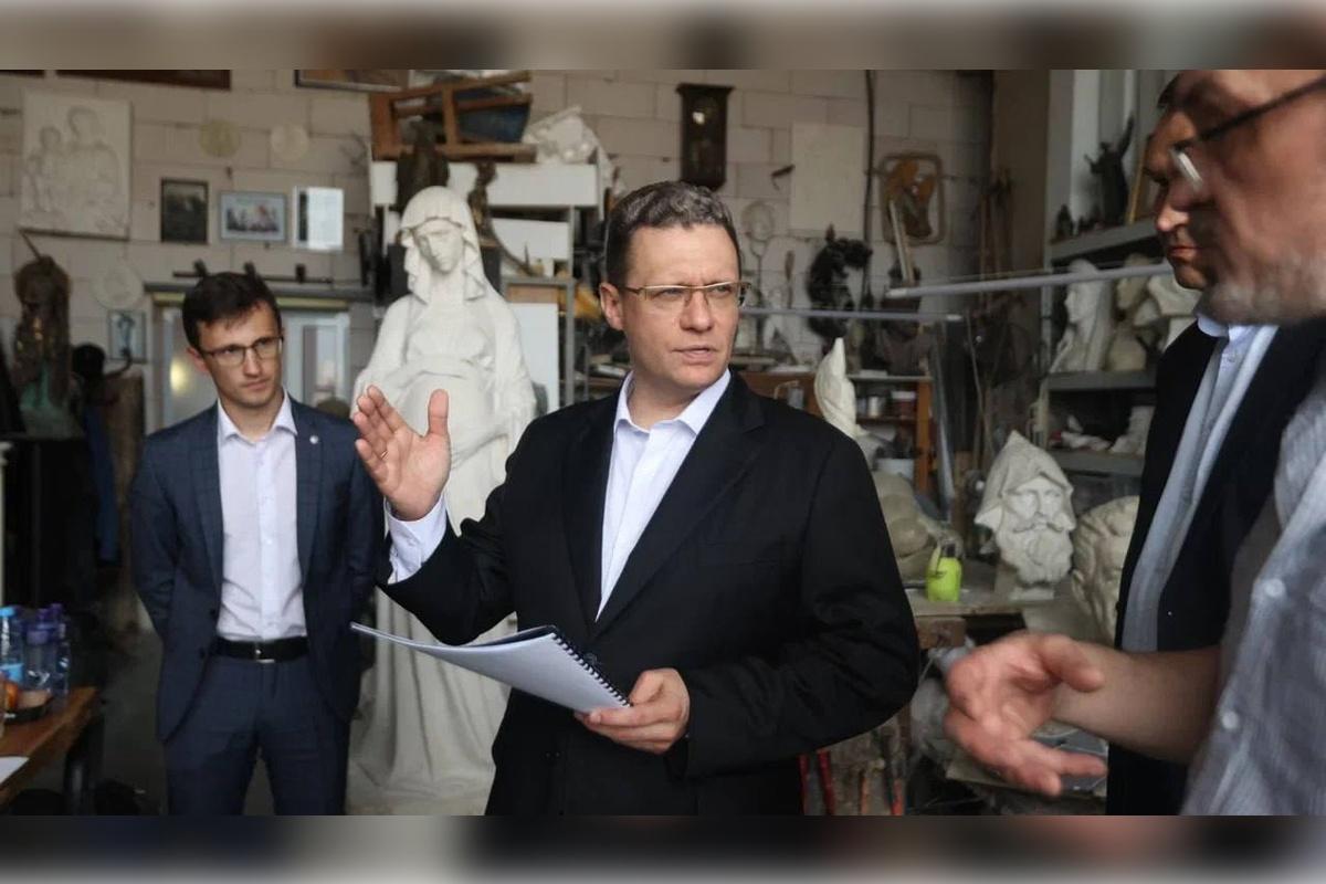 Губернатор Георгий Филимонов встретился со скульптором, работающим над памятником Ивану Грозному