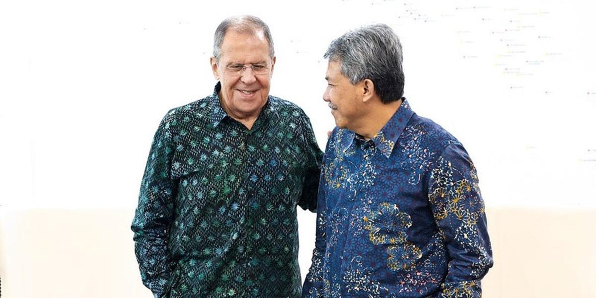 Лавров рассказал, почему надел рубашку батик во время визита в Малайзию