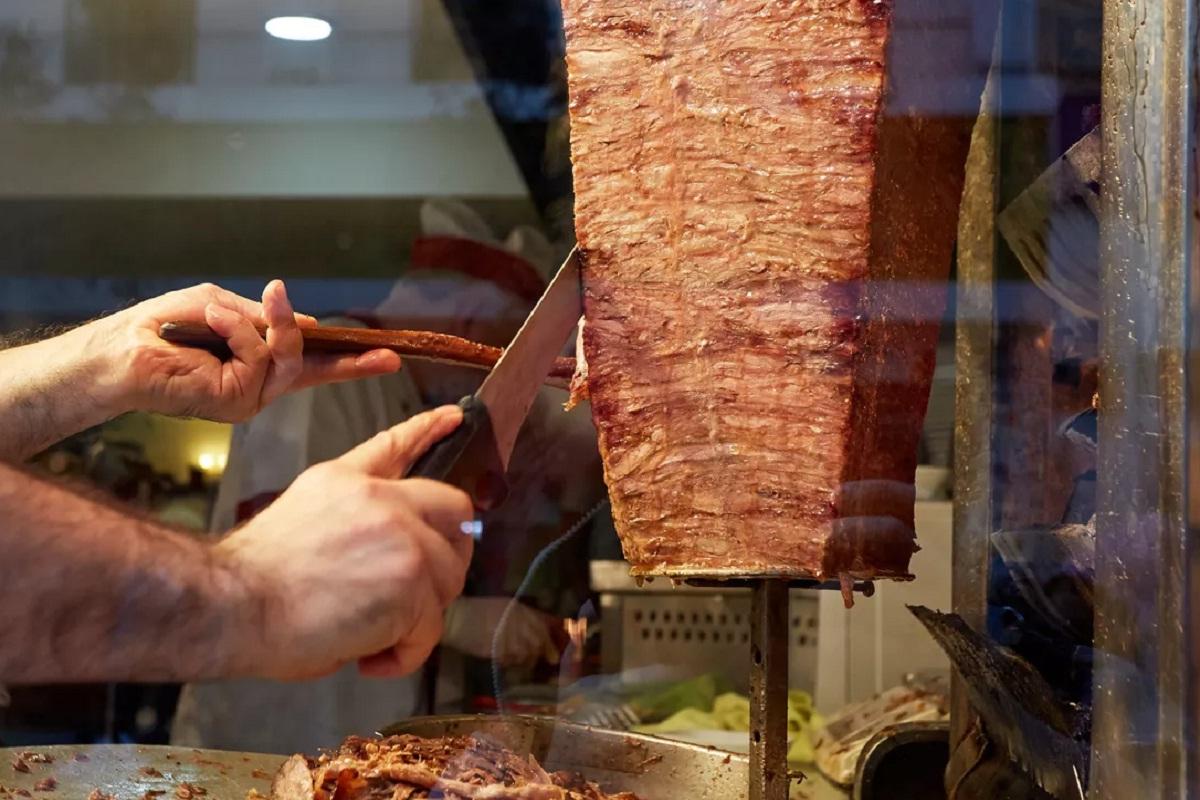 В Кунгуре 23 человека подали коллективный иск после отравления шаурмой