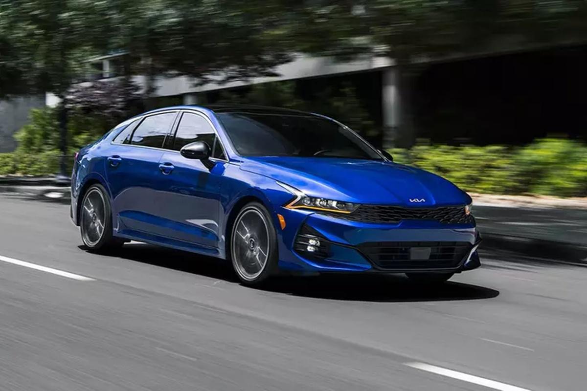 Седаны Kia K5 начали разваливаться на ходу