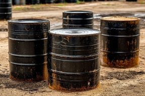 Индия придерживается стратегии перепродажи российской нефти в национальных интересах
