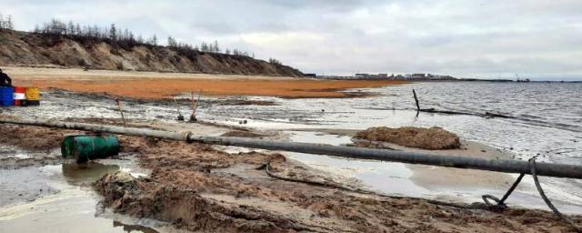 Из-за разлива нефтепродуктов у реки Хатанга на Таймыре ввели режим ЧС