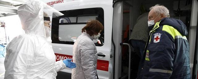 В России от последствий COVID-19 впервые скончались более 900 человек за сутки