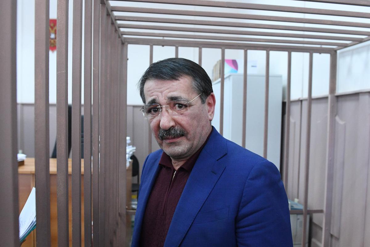 Из зоны СВО в Дагестан приехал осужденный бывший вице-премьер республики