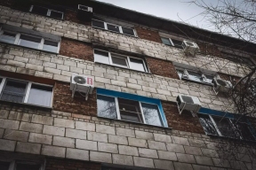 Житель Волгограда попытался попасть на улицу через окно второго  этажа и оказался на больничной койке