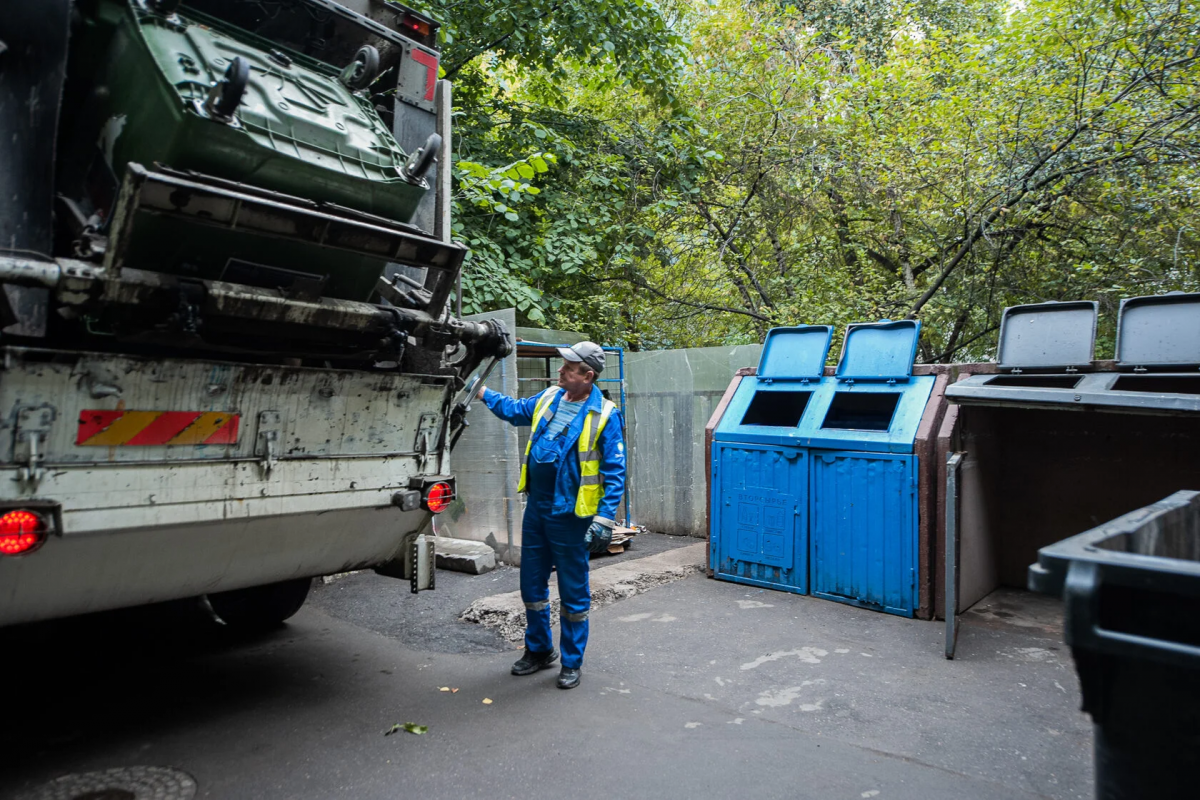 Россияне стали меньше жаловаться на вывоз мусора