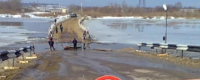 В Спасском районе закрыто движение по понтонному мосту через Оку