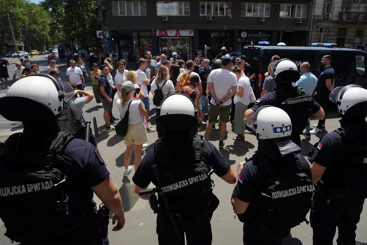 В ходе протестов в Сербии пострадали свыше 70 человек