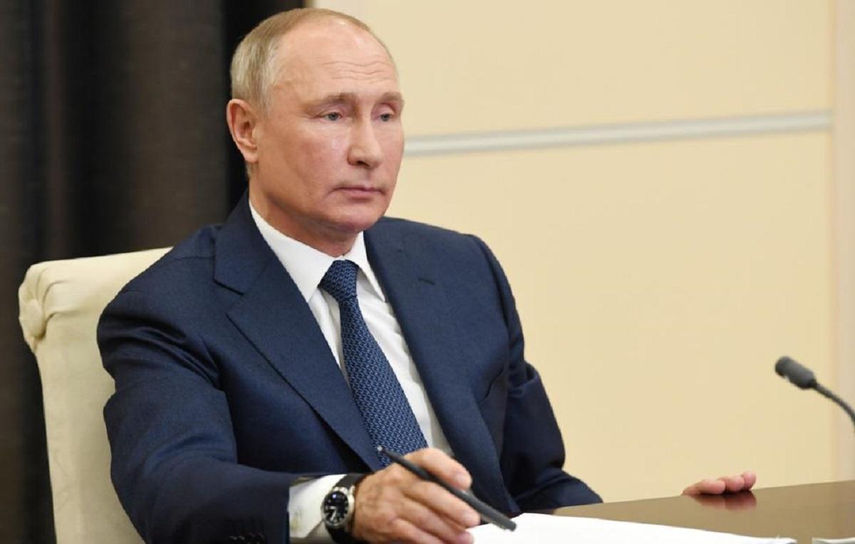 Политолог оценил массированную атаку украинских БПЛА на вертолет президента России