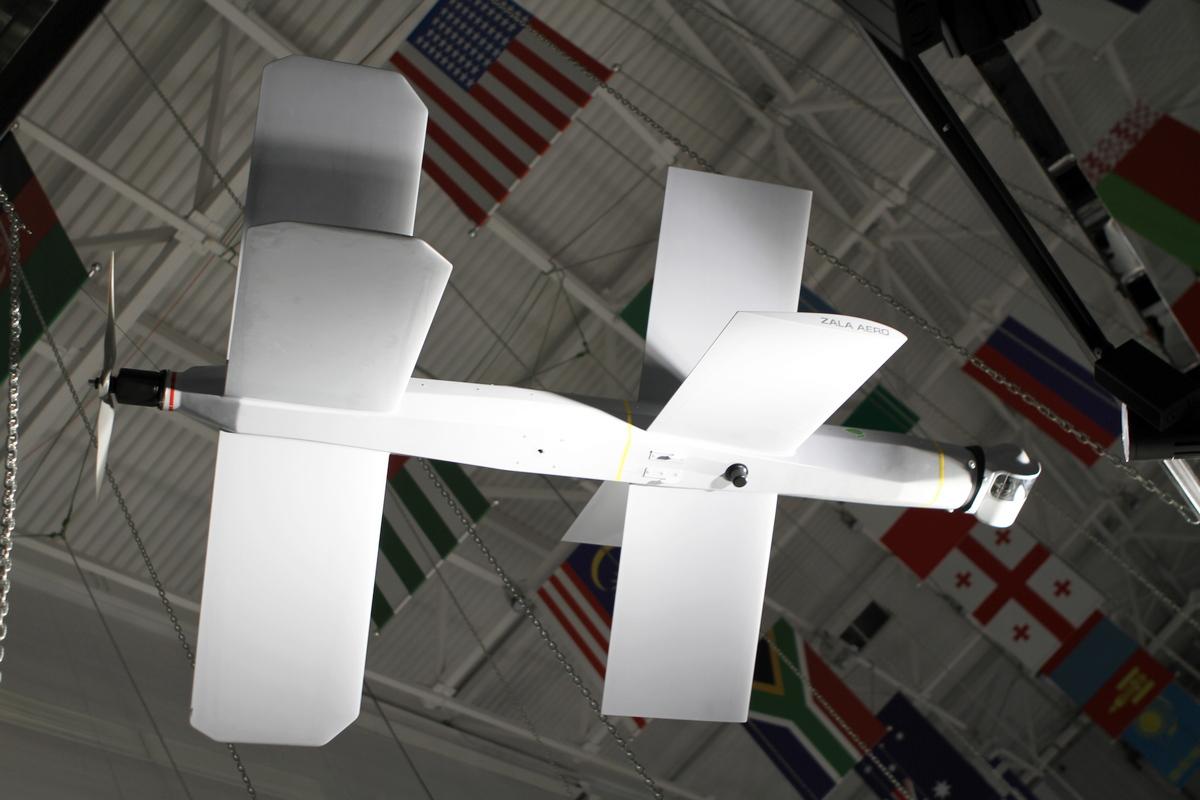 Дрон без оператора, связи, но с собственным интеллектом: В Киеве заметили необычный беспилотник