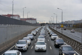 Автомобилистов в России в 2026 году ждут налоги, новые штрафы и рейтинги автошкол