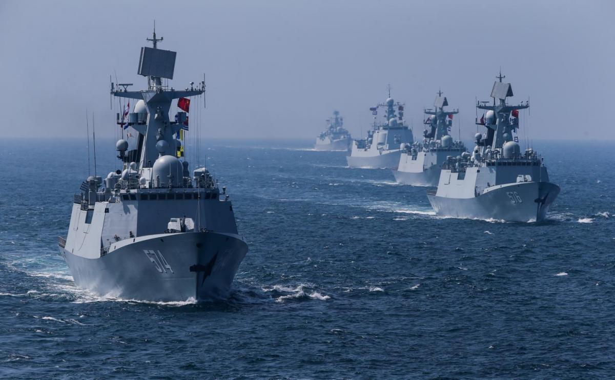 Китай прогнал американский эсминец из своих территориальных вод