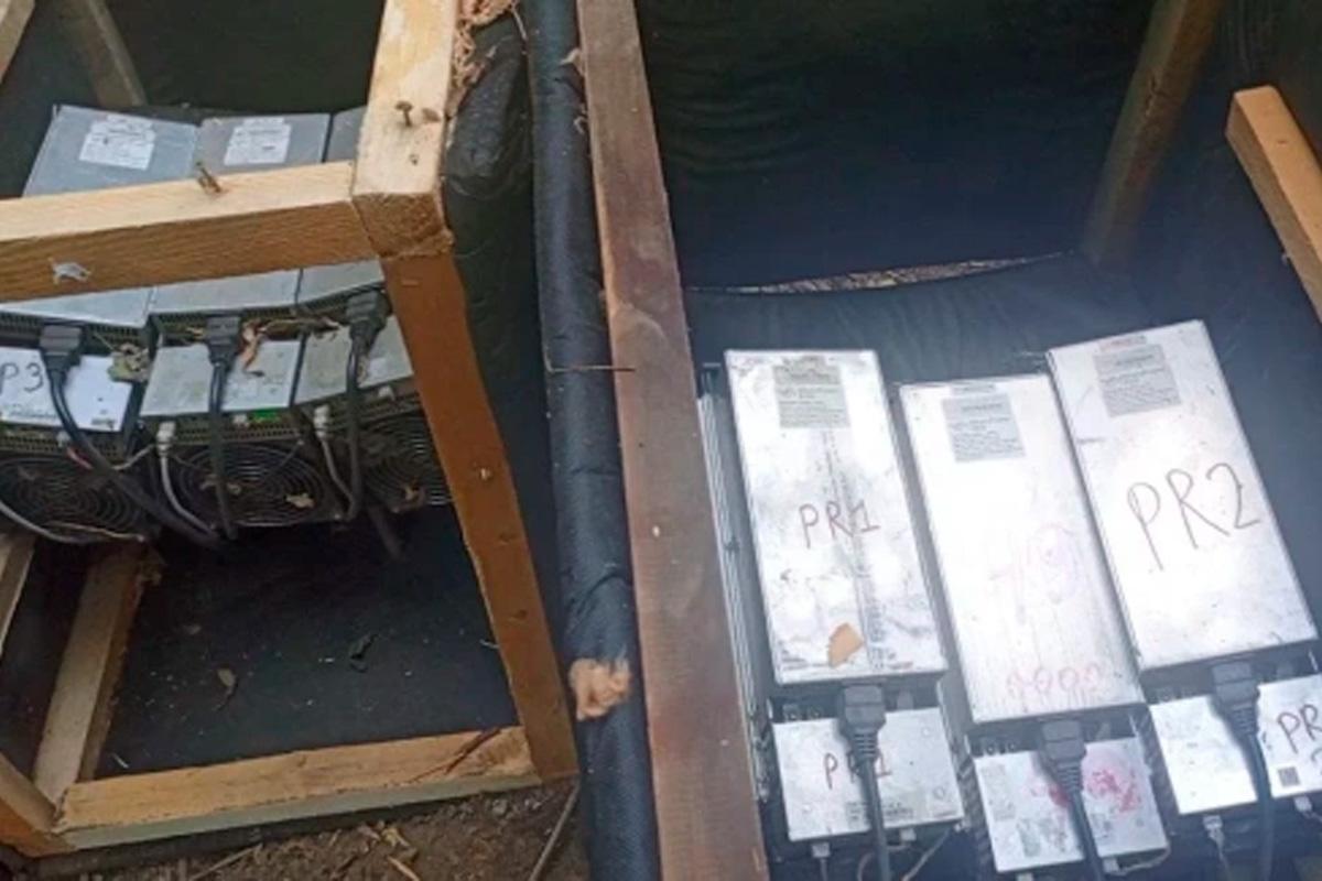 В Иркутске обнаружили 21 незаконное устройство для добычи криптовалюты