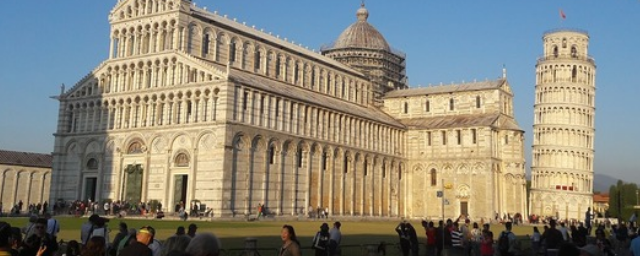 Геологи выяснили, почему не падает Пизанская башня