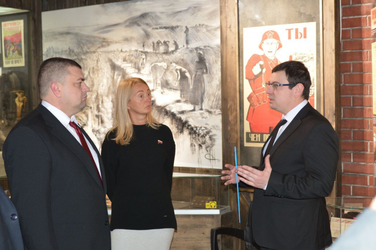 Спикер гордумы Андрей Дьяченко в преддверии Дня освобождения Воронежа от немецко-фашистских захватчиков ознакомился с экспозицией о ВОВ музея «Арсенал»