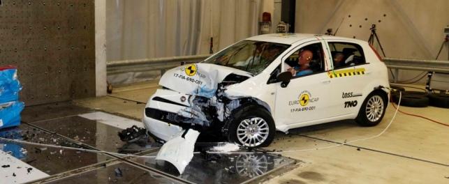 Fiat Punto стал первой моделью с нолем звезд в краш-тестах Euro NCAP