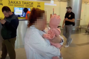 Девочку, оставленную в аэропорту Антальи, вернули в Россию