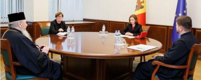 Президент Молдавии Санду продвинула Румынскую церковь к «вратам русского православия»