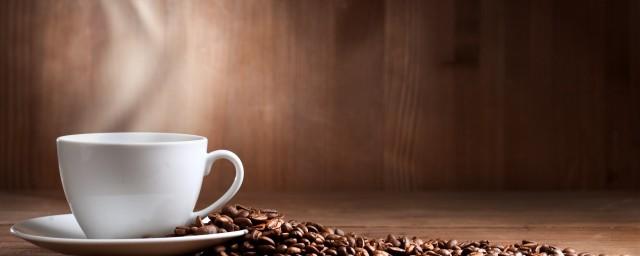 Ученые: Кофе в больших дозах вредит здоровью женщин