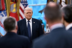 Трамп публично отрекся от Карлсона из-за Ирана и намекнул на глупость журналиста