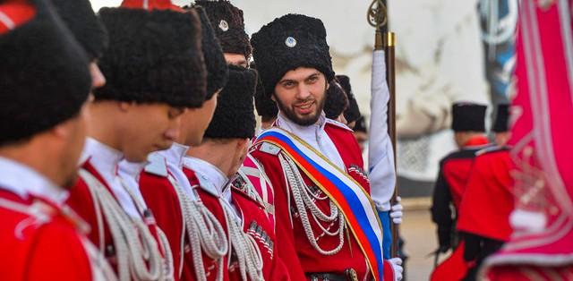 Казаки развернут в центре Сочи самый большой флаг Кубани