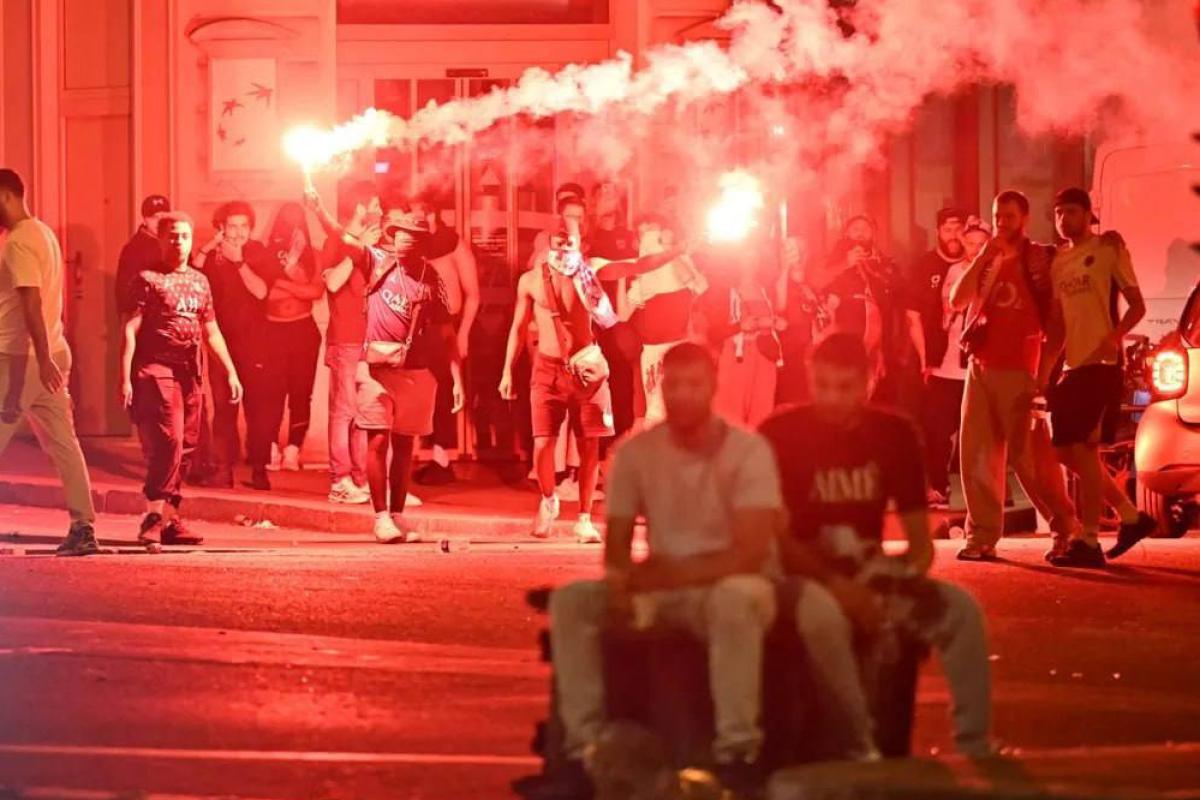 Во Франции в ходе беспорядков пострадали 192 человека, двое погибли