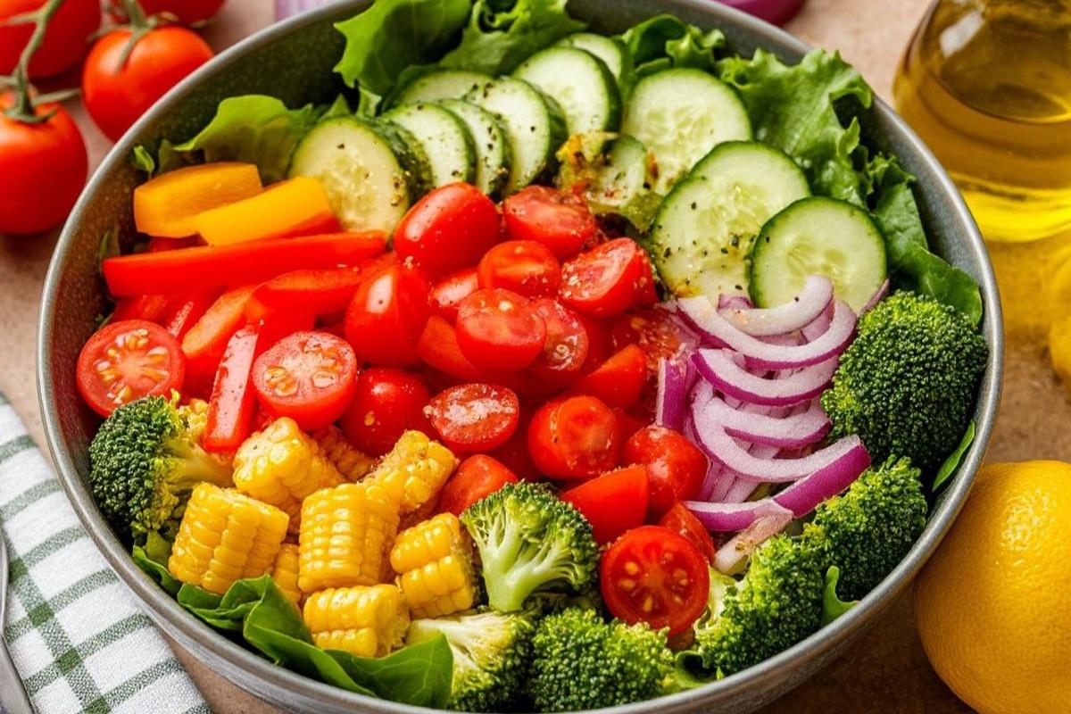 Диетолог Бобровский: После праздничных застолий организм необходимо восстанавливать