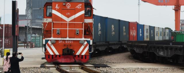 В Казахстане запустили еженедельный транзитный поезд для доставки интернет-товаров из Китая