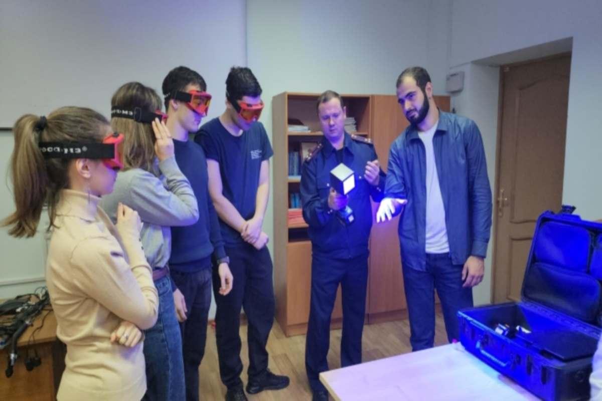 Криминалисты СУ СК России по Карачаево-Черкесии провели встречу со студентами госакадемии