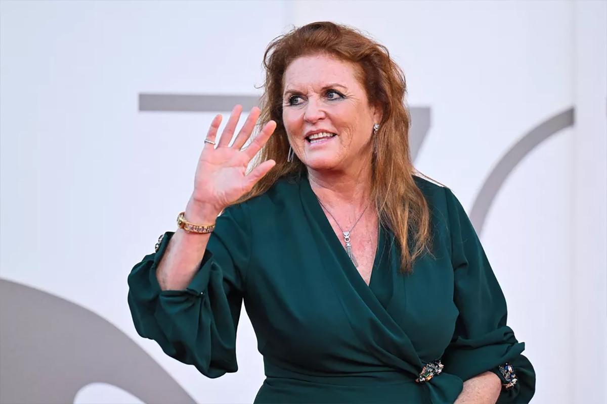 Экс-жена принца Эндрю сбежала в швейцарскую клинику за $17 000 в сутки, скрываясь от ордера на арест