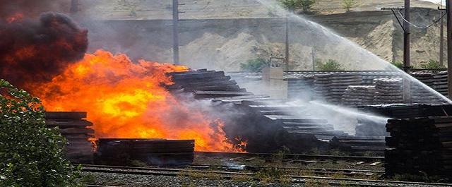 В Оренбуржье горит 800 квадратных метров железнодорожных шпал
